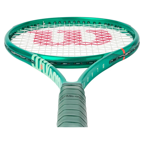 Wilson Blade 98 18x20 V10 Tennis Racquet