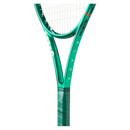 Wilson Blade 100L V10 Tennis Racquet
