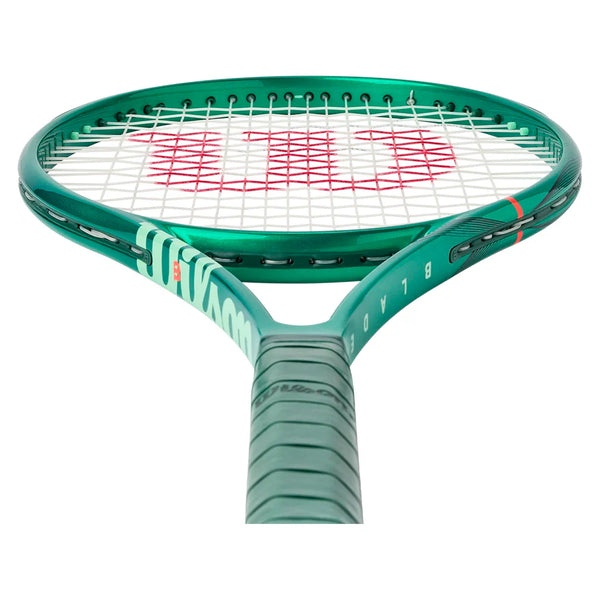Wilson Blade 104 V10 Tennis Racquet