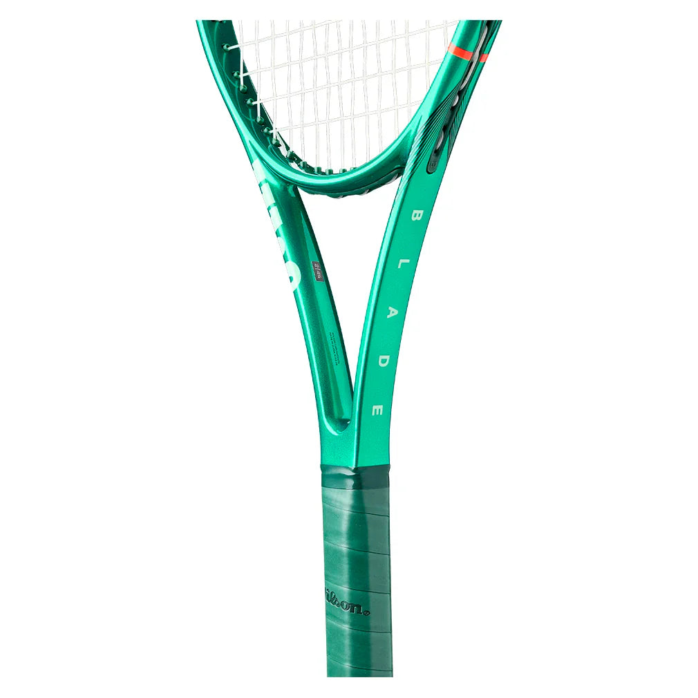 Wilson Blade 104 V10 Tennis Racquet